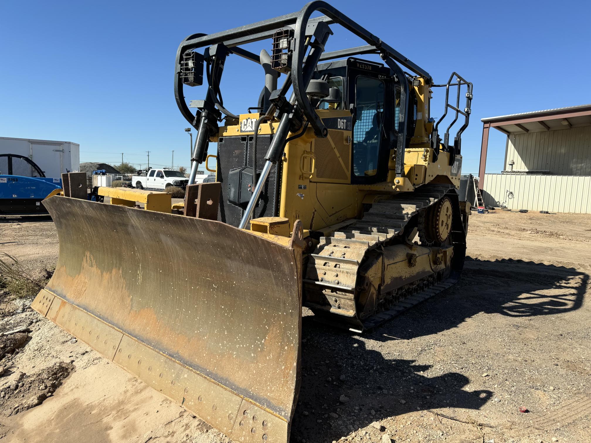 2015 CATERPILLAR D6T XL - view 4 of 7